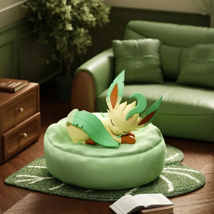 Holly Box Pokémon Sleepy Eevee Blind Box – Zufällige Eeveelution Schlafpose Figur mit Kissen