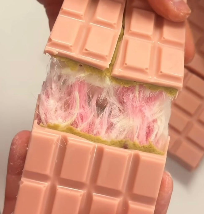 Angel Hair Style Schokolade Pink 75g | Gefüllt mit Pismaniye & Pistaziencreme | 2025 | Schokolade mit Türkische Zuckerwatte Kadayif Halva